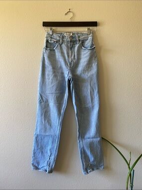 Abercrombie & Fitch The 90’s Straight Ultra High Rise Curve Love